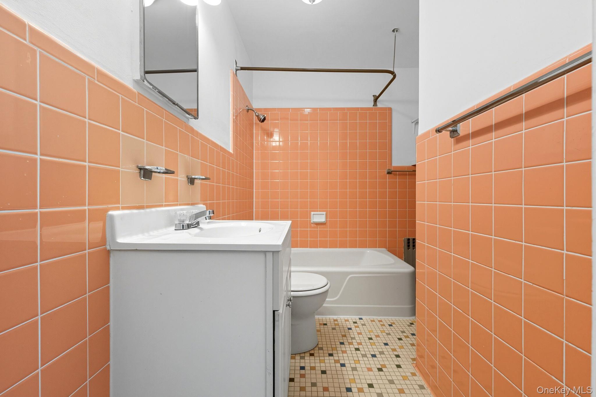 165 Park Avenue # 2nd Floor, Mount Vernon, NY 10550