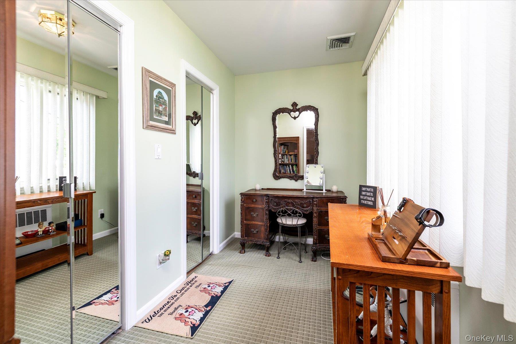 15 Baylis Rd Baylis Road, Rockville Centre, NY 11570