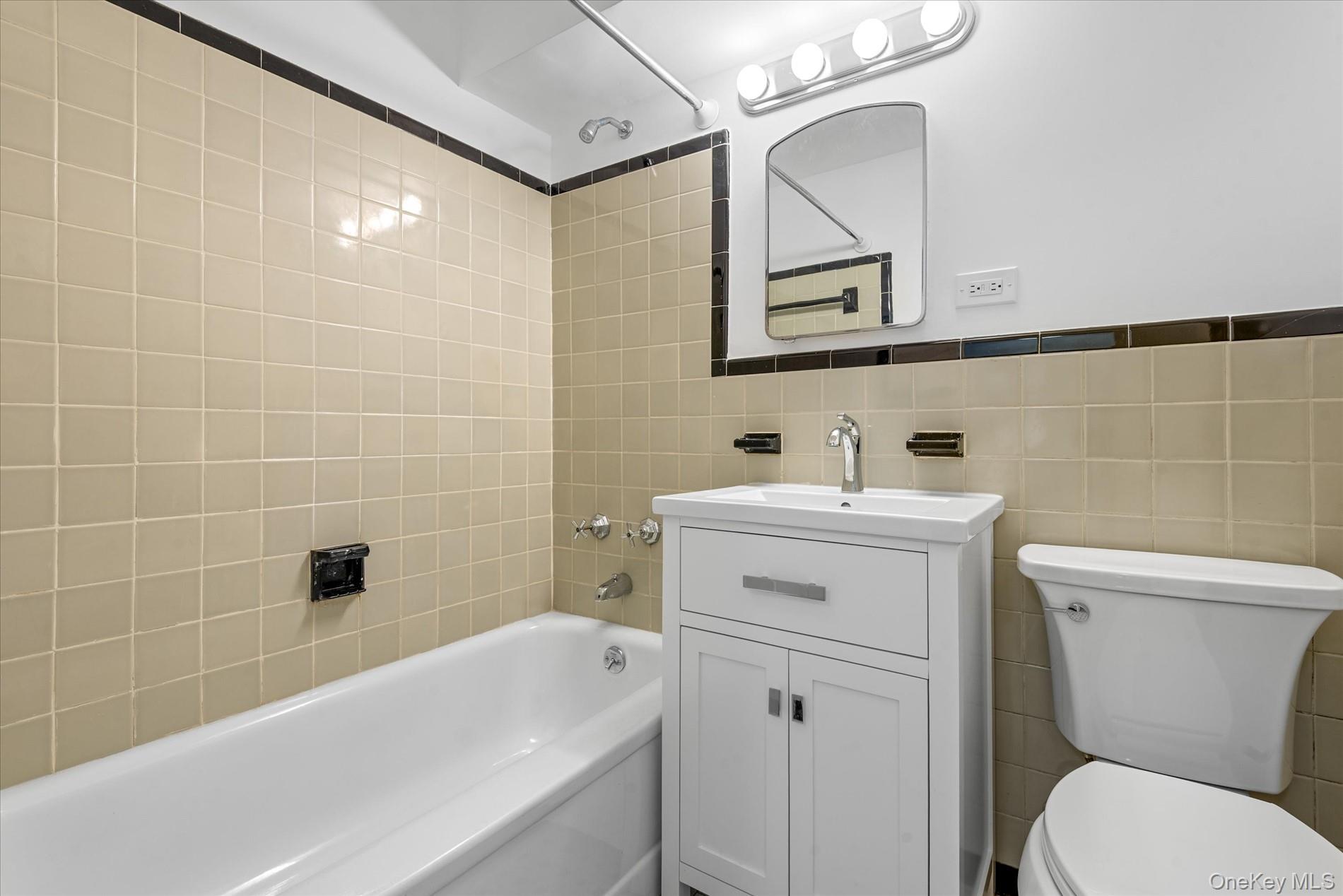 21-50 33rd Road # 2D, Astoria, NY 11106