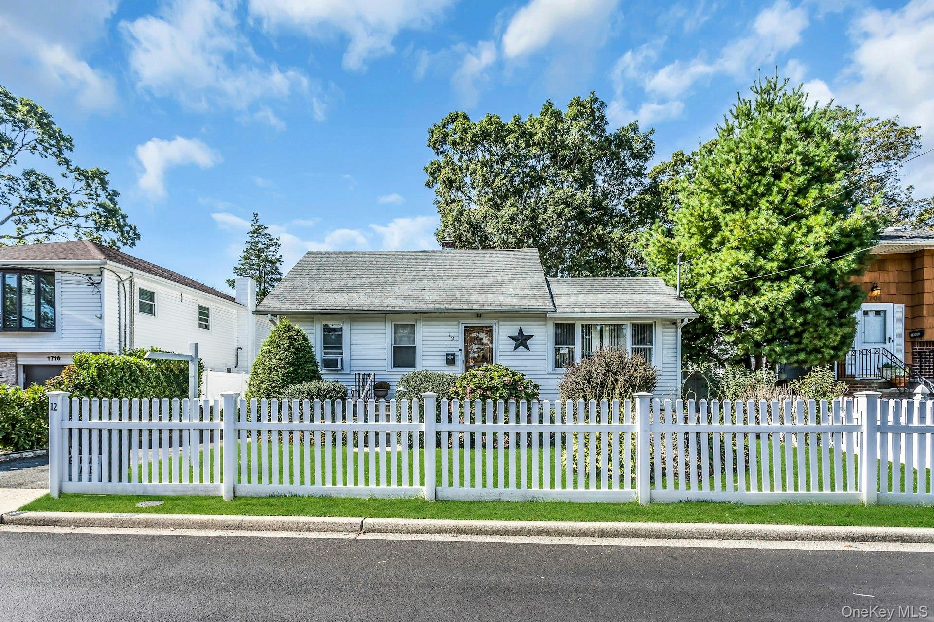 12 Washington Drive, Merrick, NY 11566