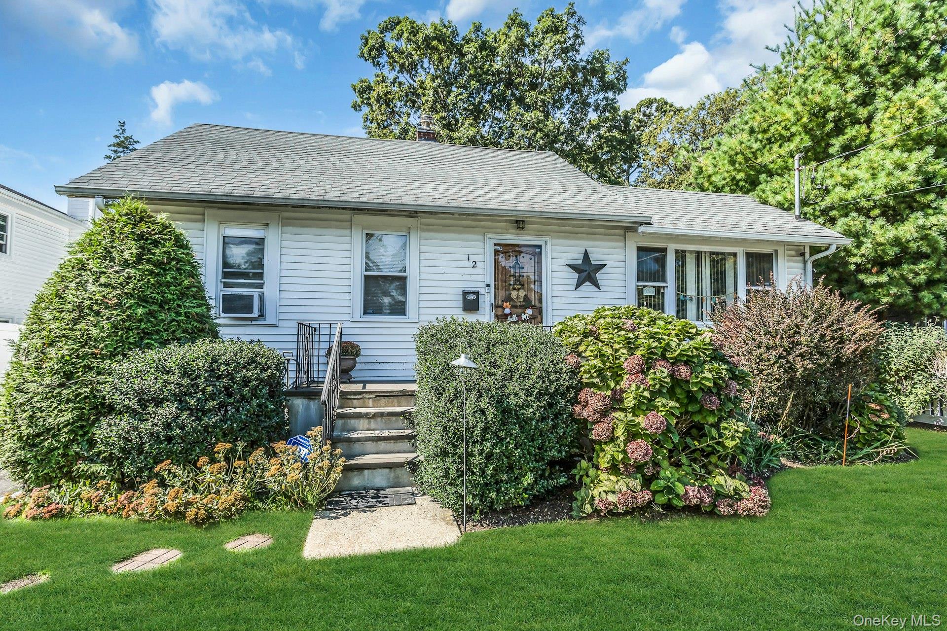 12 Washington Drive, Merrick, NY 11566