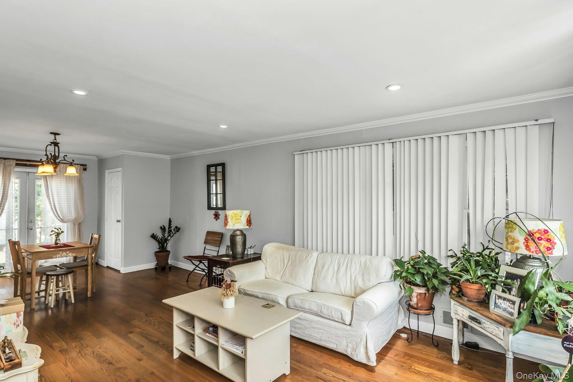 12 Washington Drive, Merrick, NY 11566