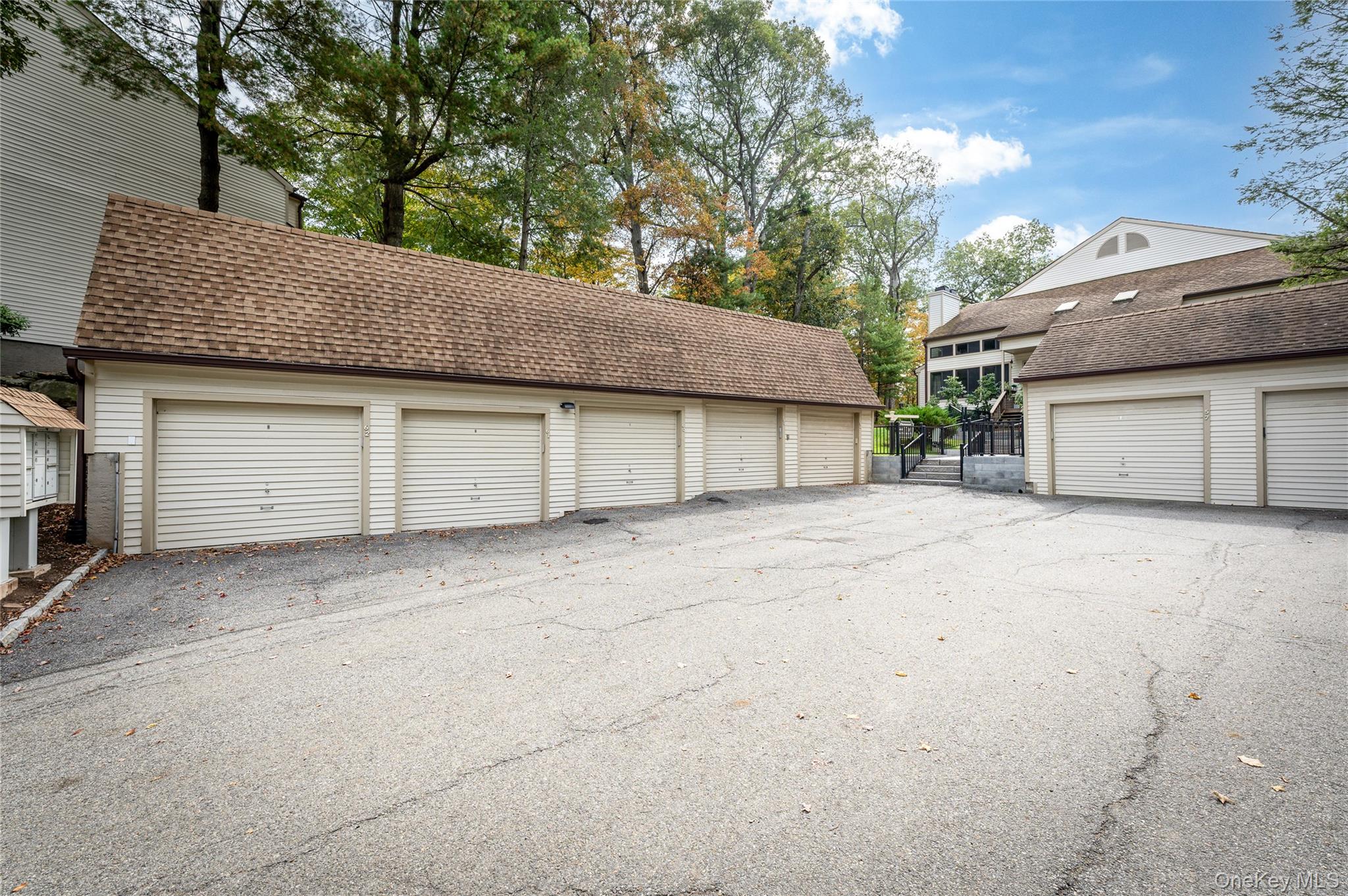 71 Pheasant Run, Millwood, NY 10546