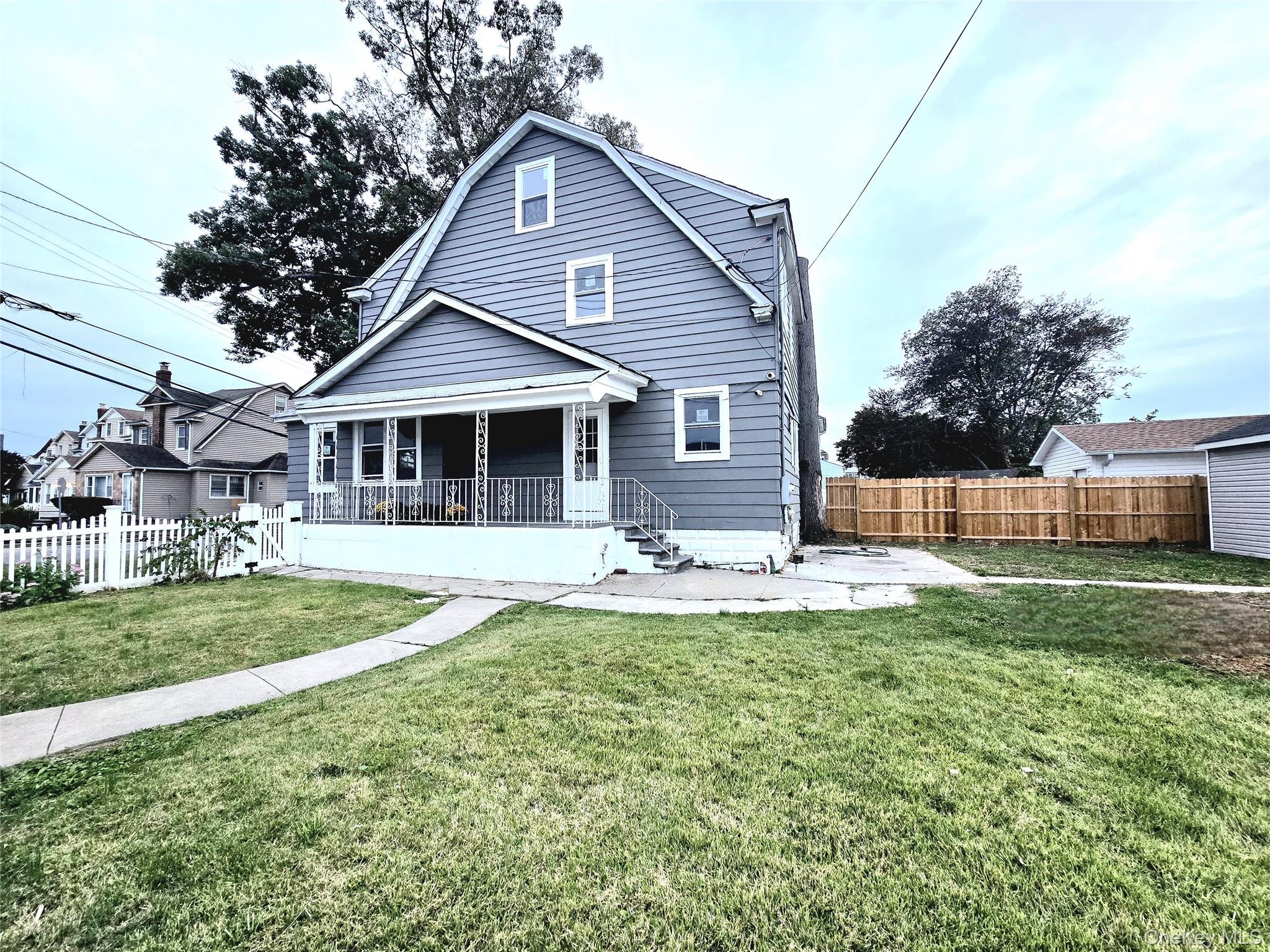 17 Sapir Street, Valley Stream, NY 11580