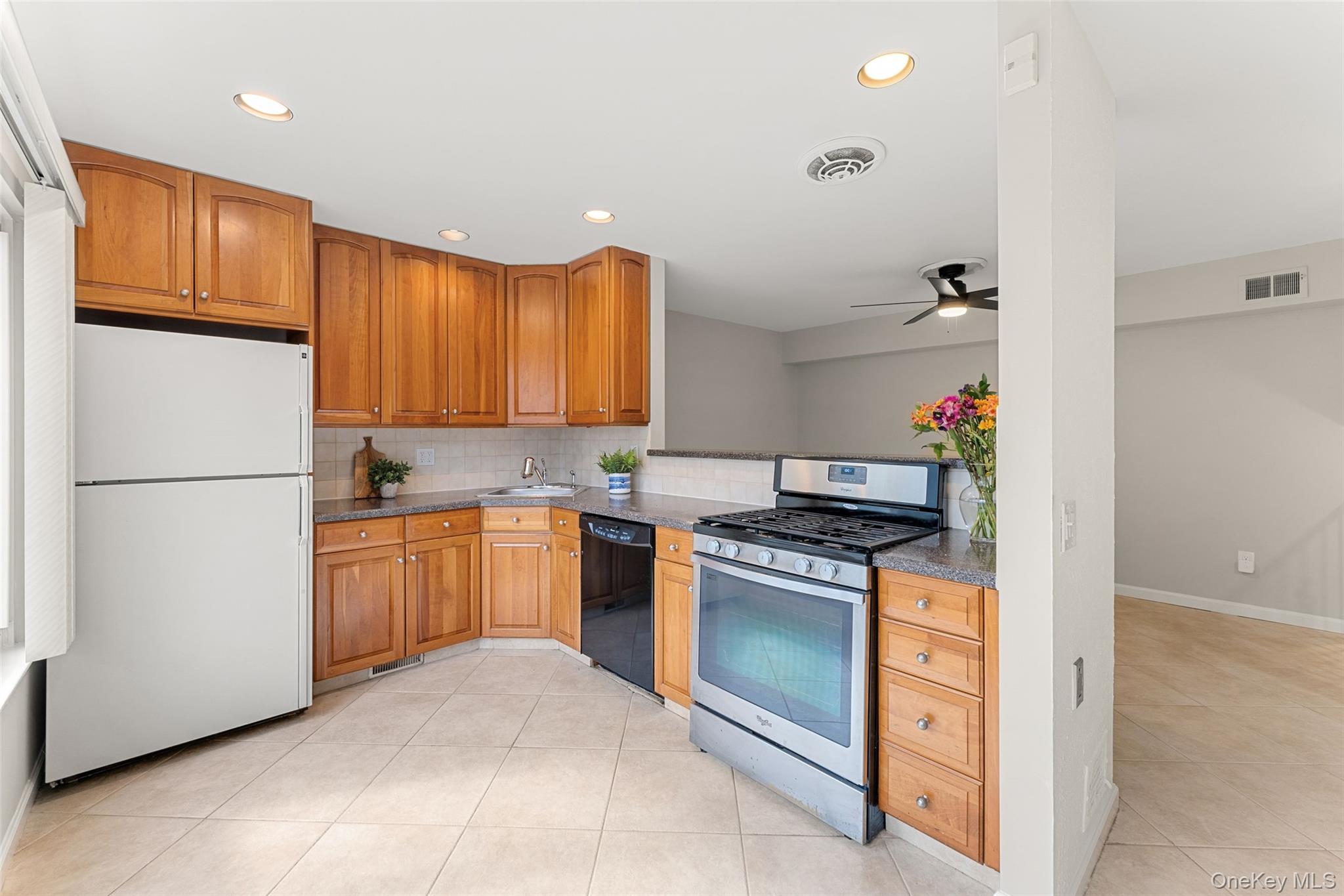 11 Jackson Avenue # 4, Scarsdale, NY 10583