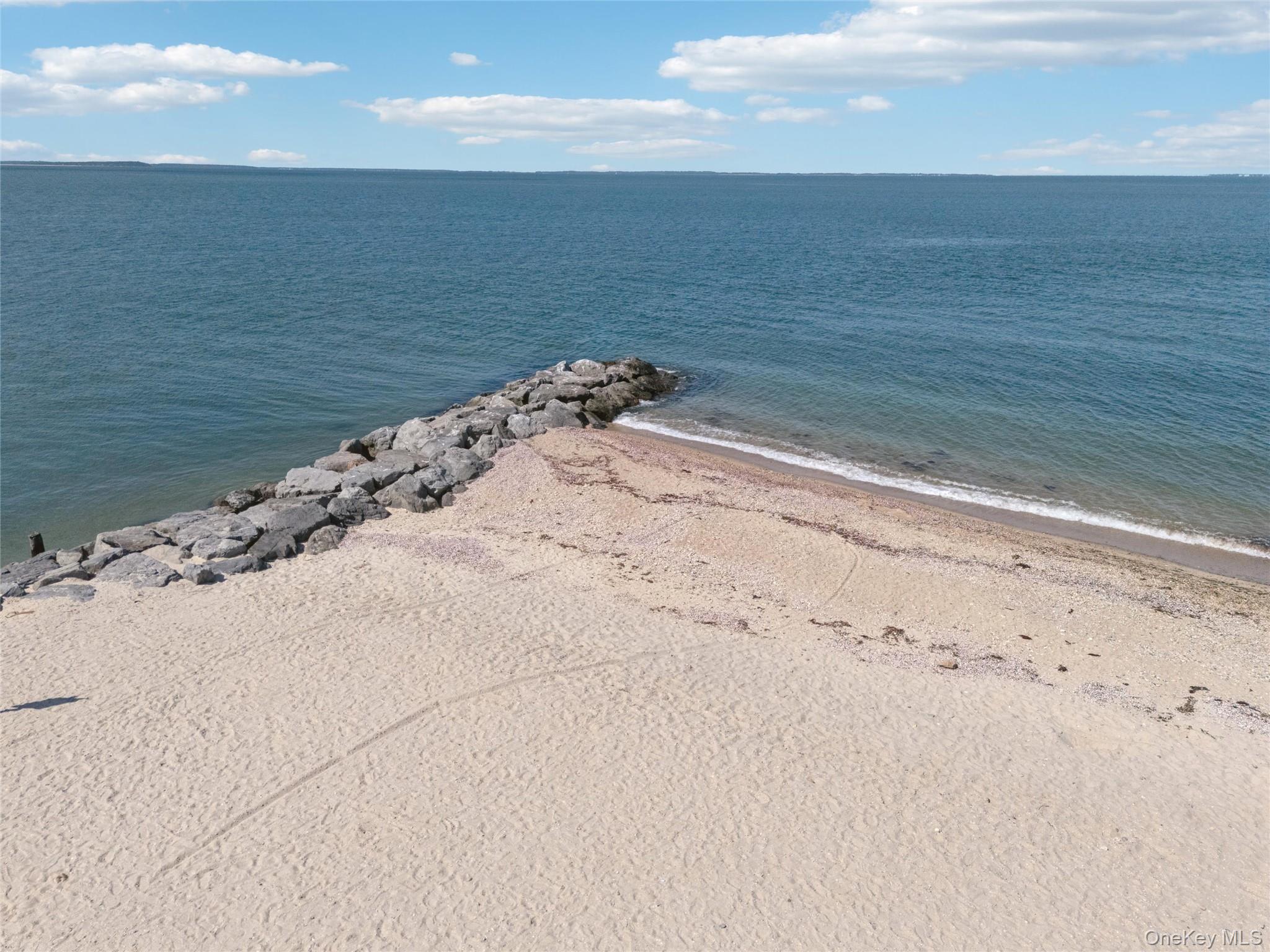 10 Rutland Road, East Hampton, NY 11937