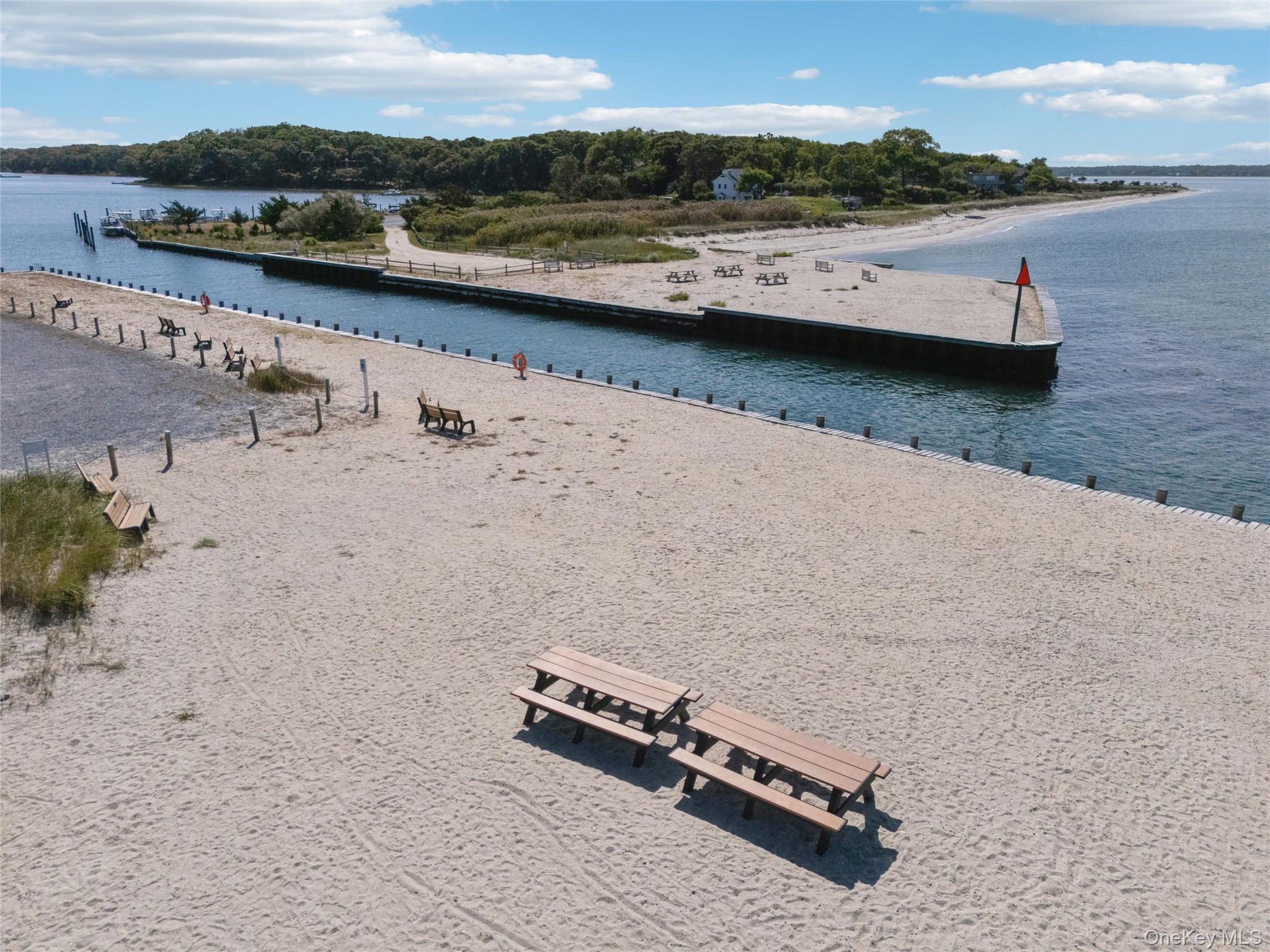 10 Rutland Road, East Hampton, NY 11937