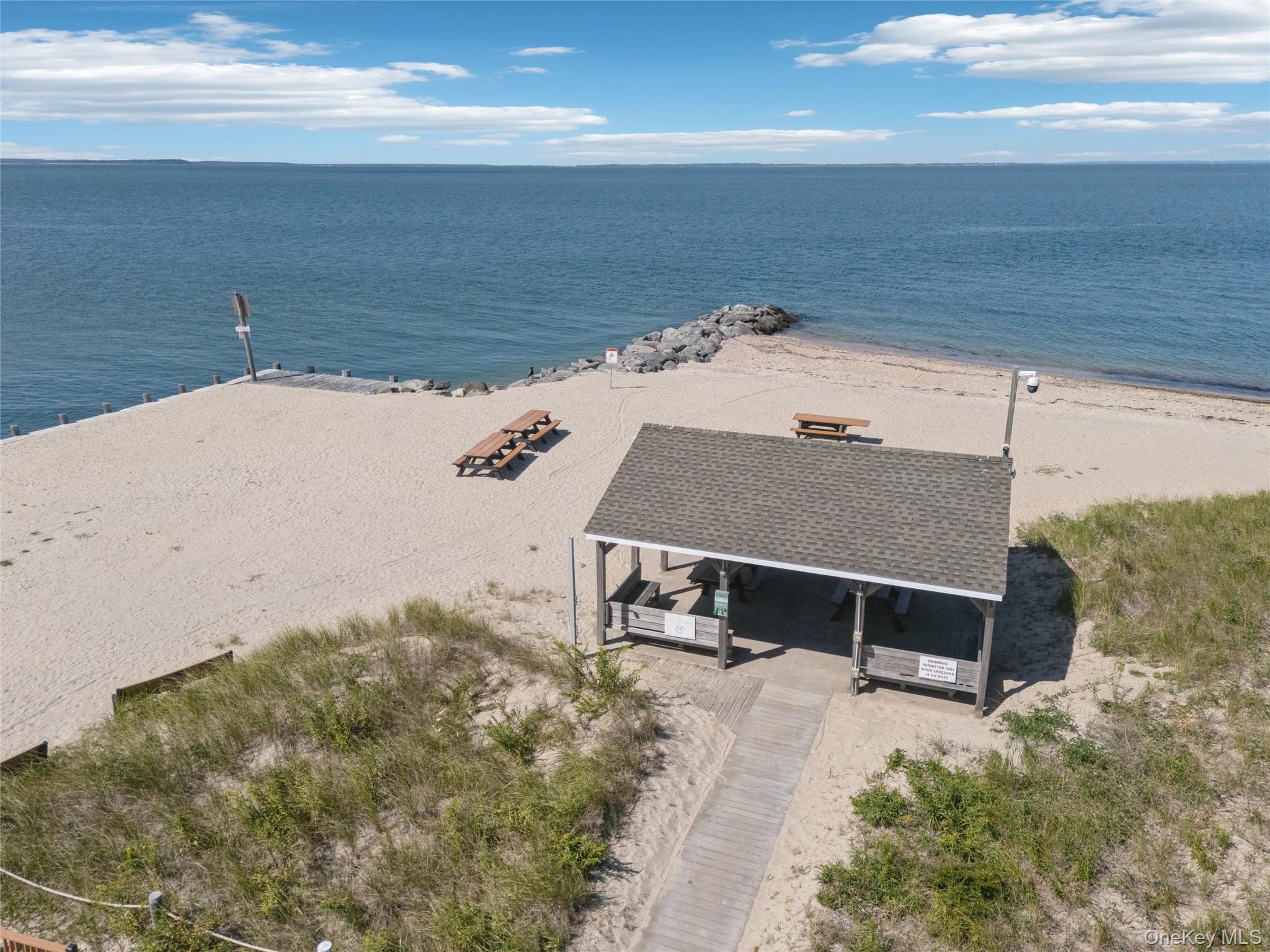 10 Rutland Road, East Hampton, NY 11937