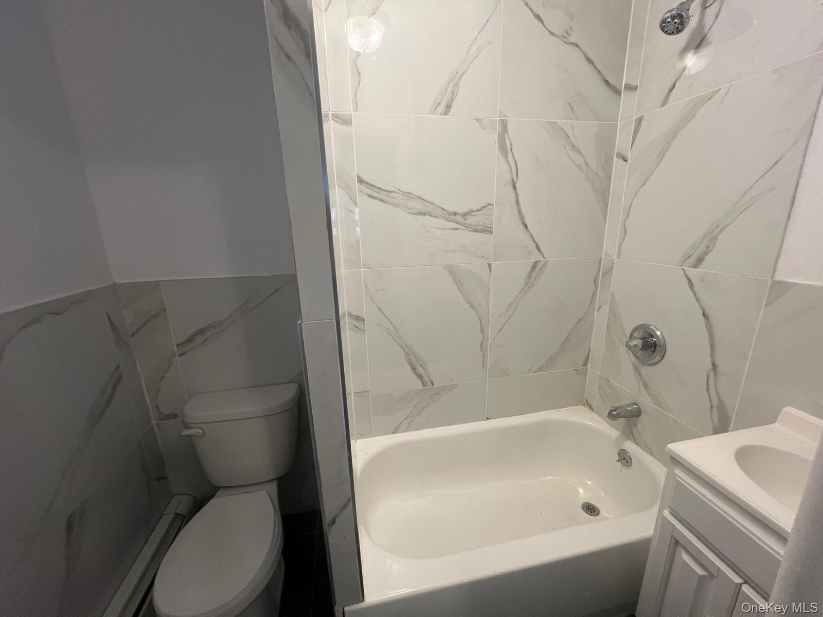 21 Knowles Street # 2W, Yonkers, NY 10705