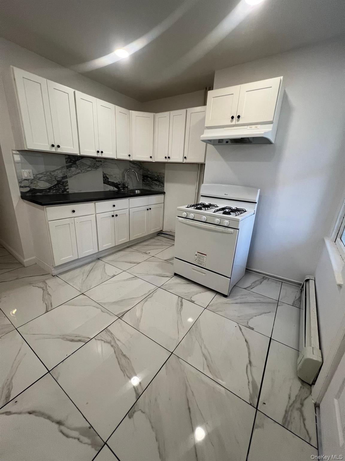 21 Knowles Street # 2W, Yonkers, NY 10705