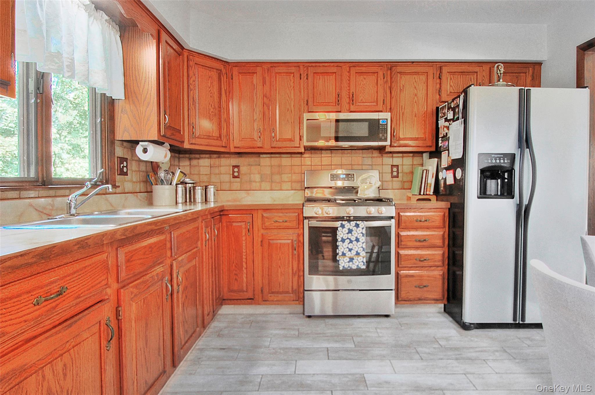 31 Pine Tree Drive, Poughkeepsie, NY 12603