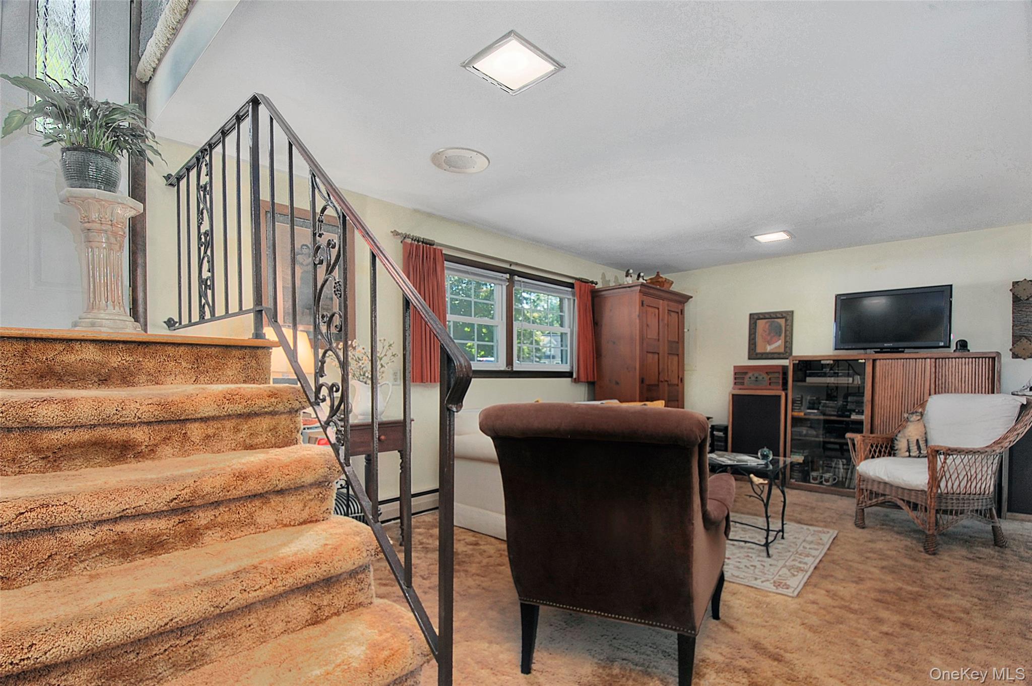 31 Pine Tree Drive, Poughkeepsie, NY 12603