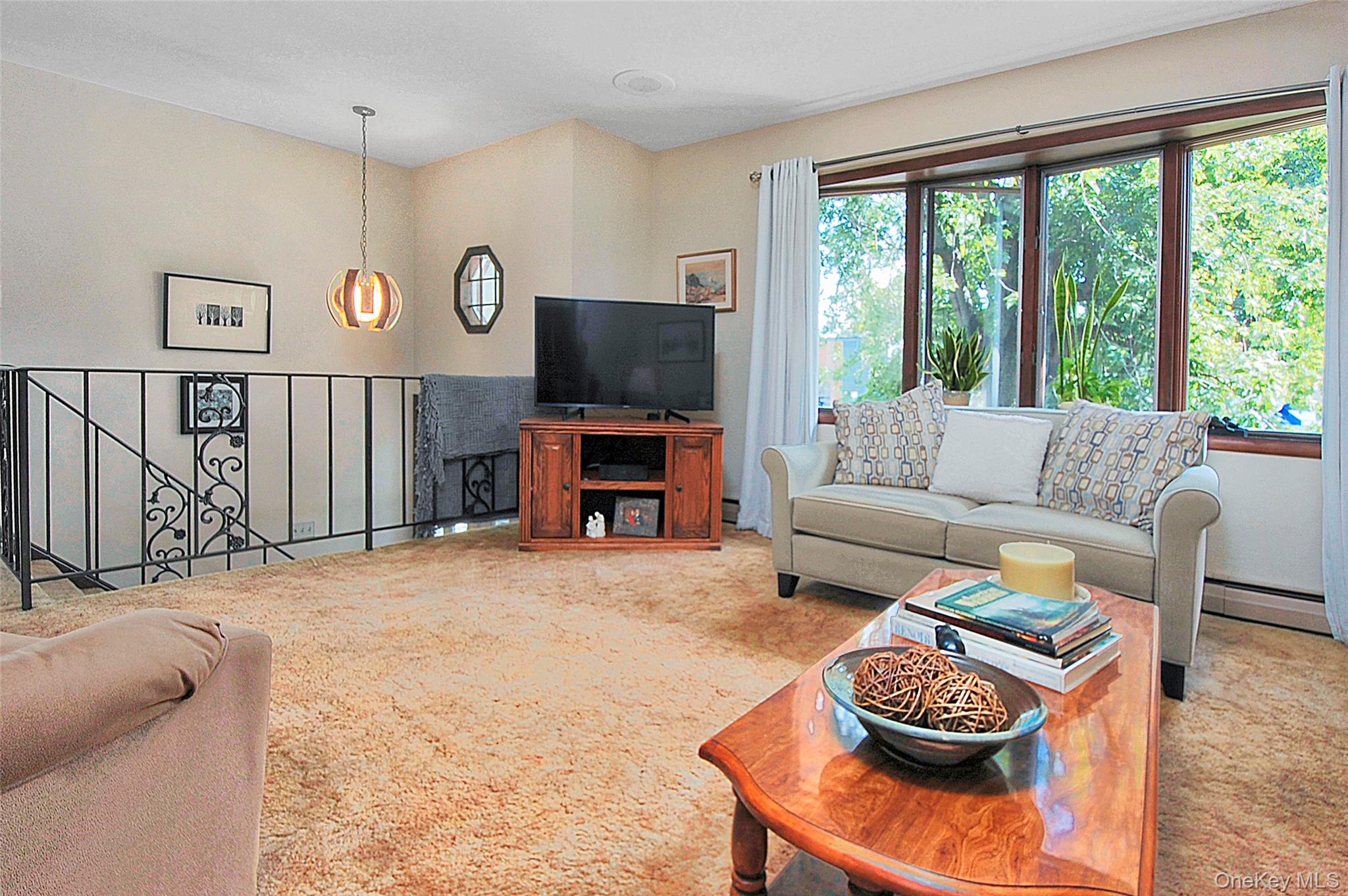 31 Pine Tree Drive, Poughkeepsie, NY 12603