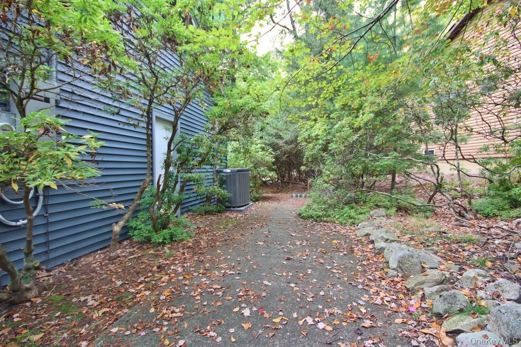 5 Drake Lane, Rock Hill, NY 12775