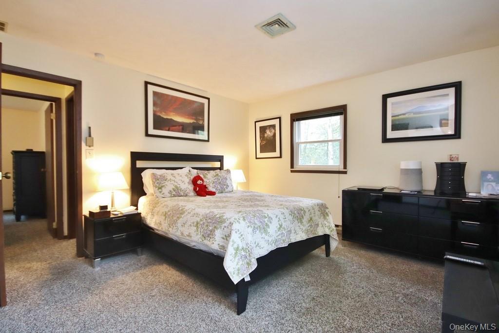 5 Drake Lane, Rock Hill, NY 12775