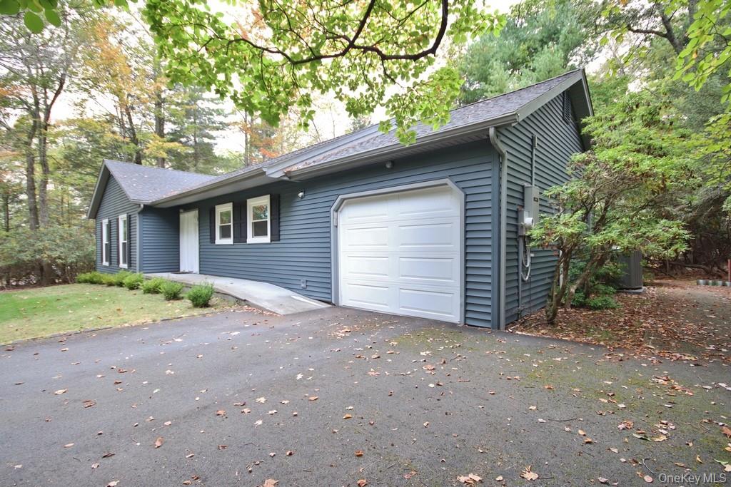 5 Drake Lane, Rock Hill, NY 12775