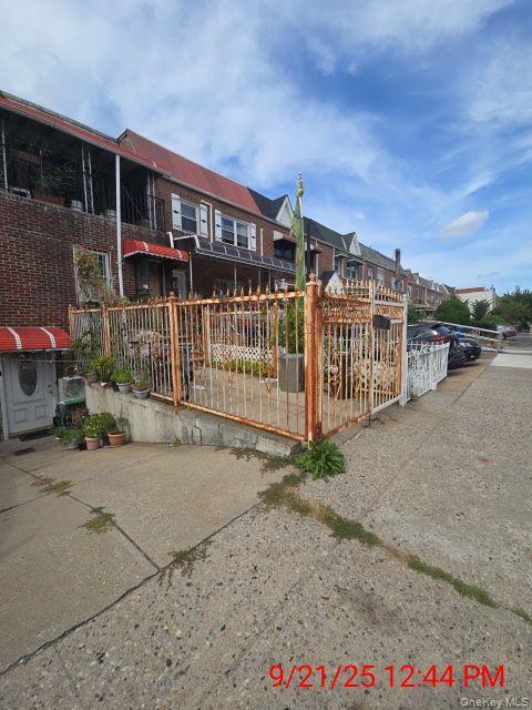 5068 43rd Street, Sunnyside, NY 11377