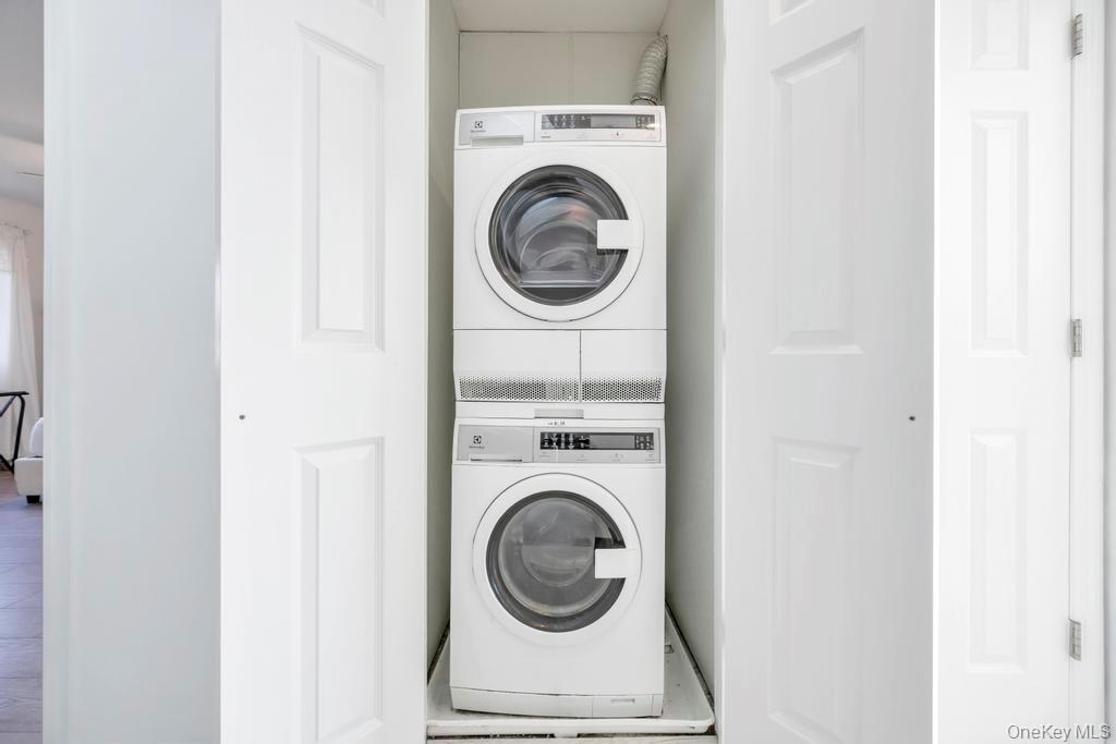 7 Waters Edge # 7, Shirley, NY 11967