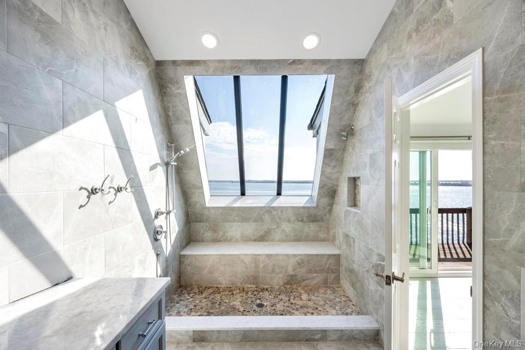 7 Waters Edge # 7, Shirley, NY 11967