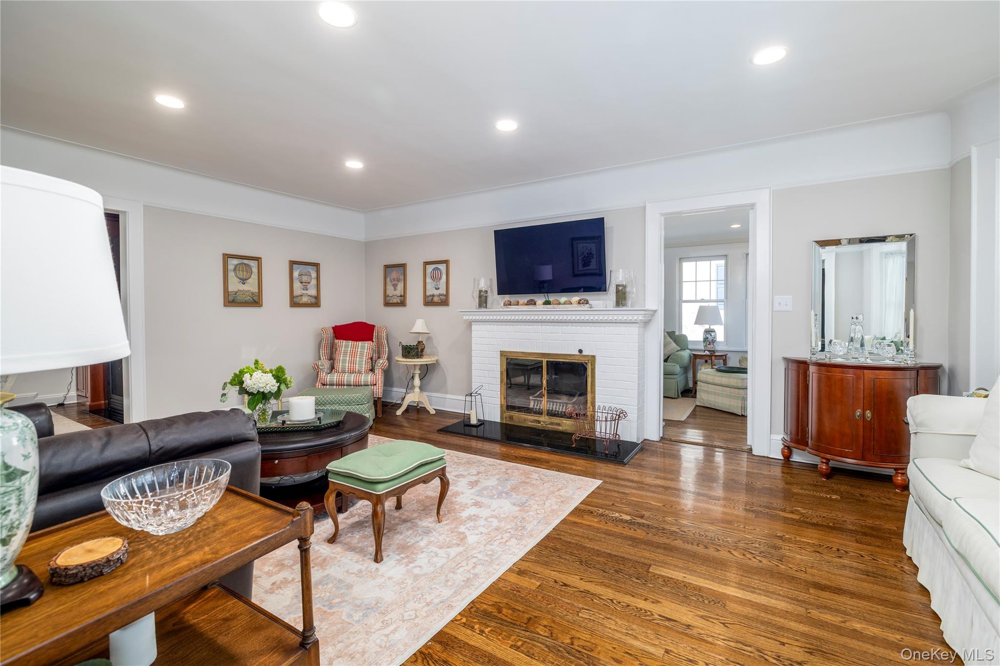 18 Midwood Road, Rockville Centre, NY 11570