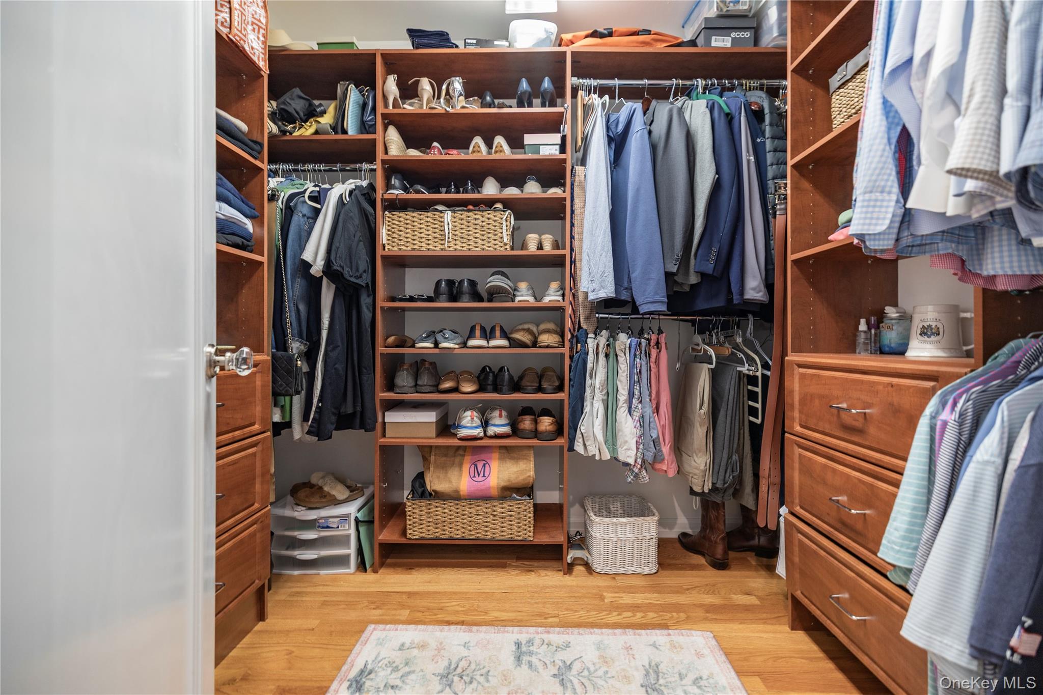 18 Midwood Road, Rockville Centre, NY 11570