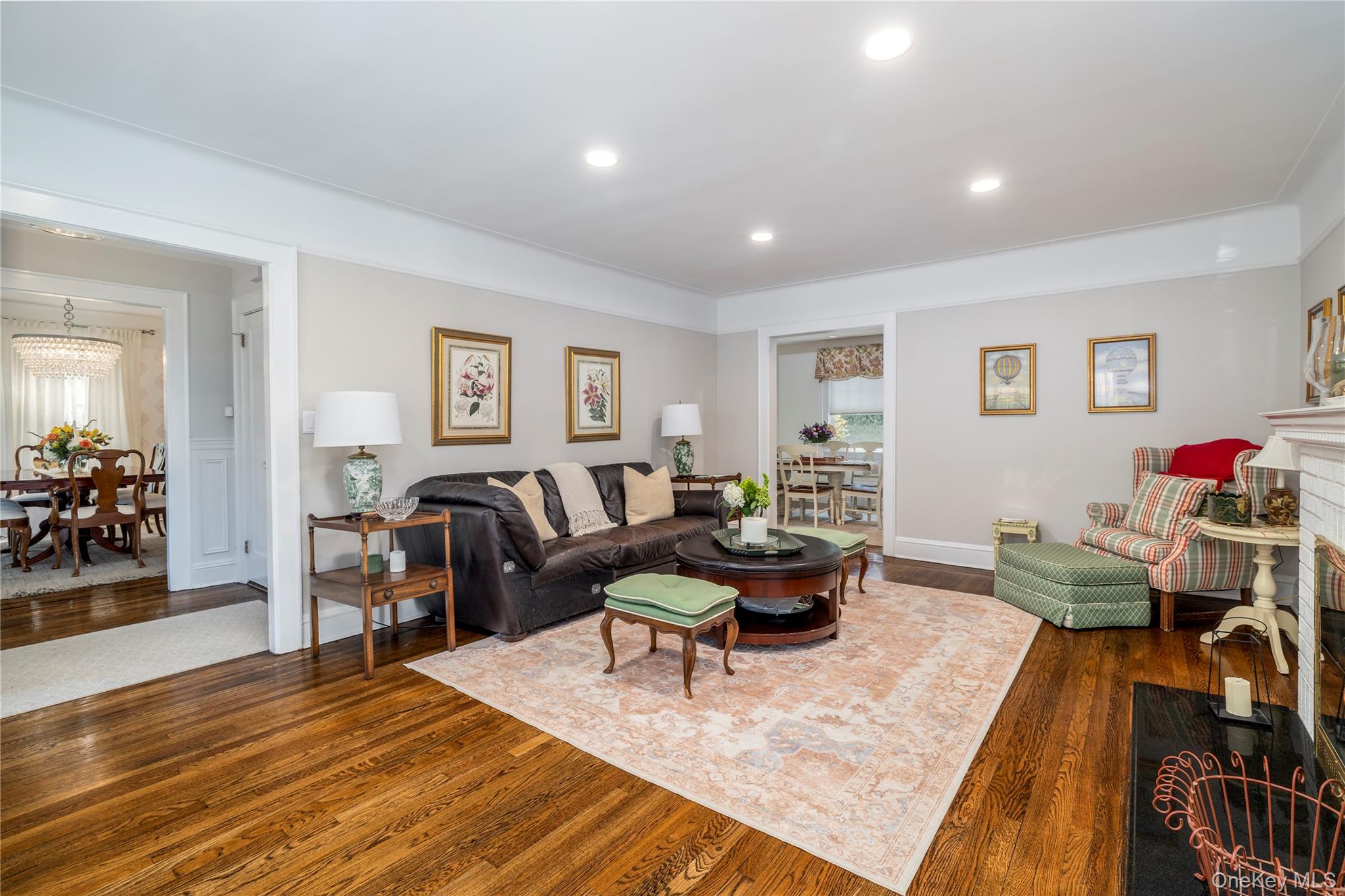 18 Midwood Road, Rockville Centre, NY 11570