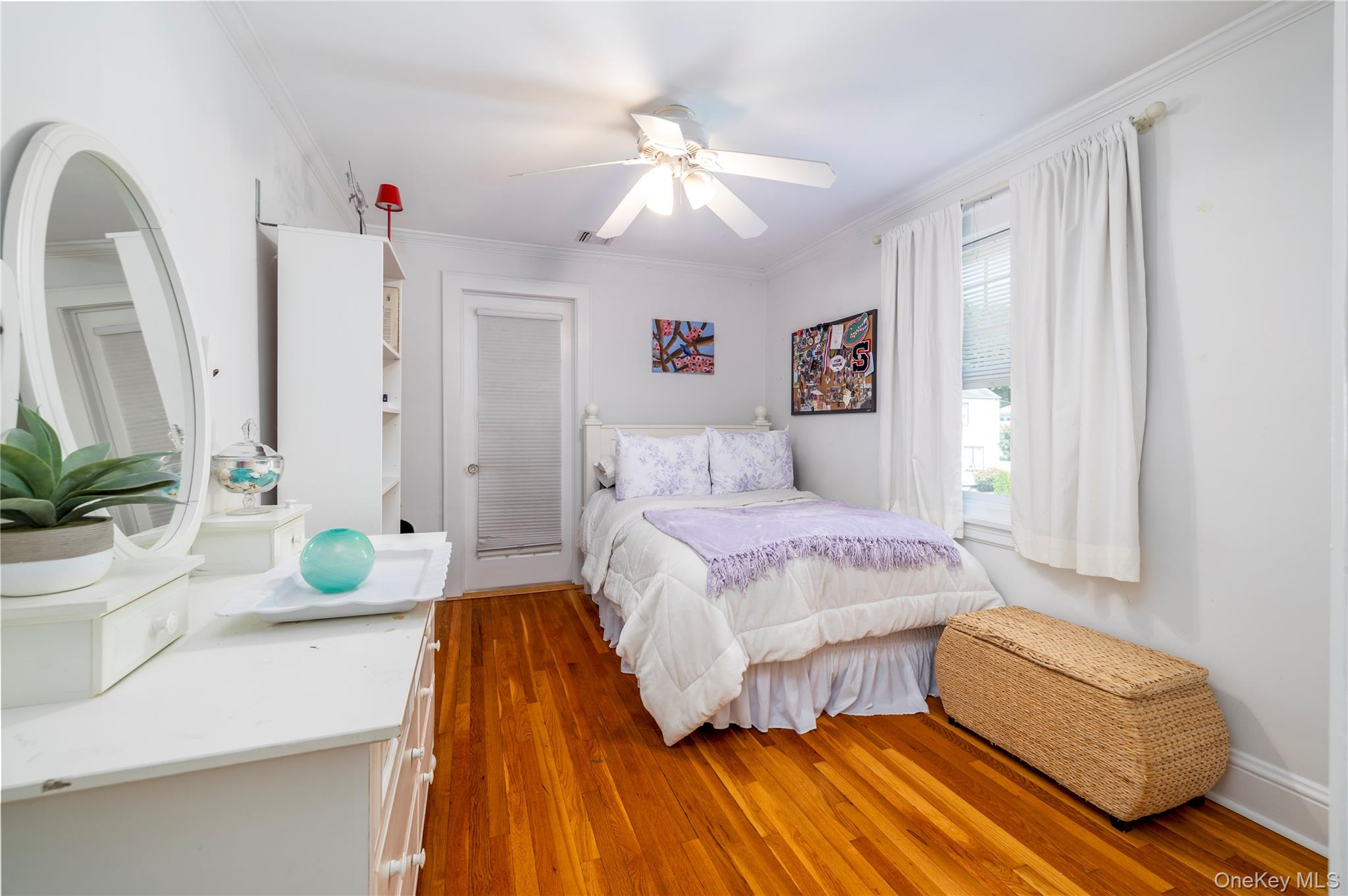 18 Midwood Road, Rockville Centre, NY 11570