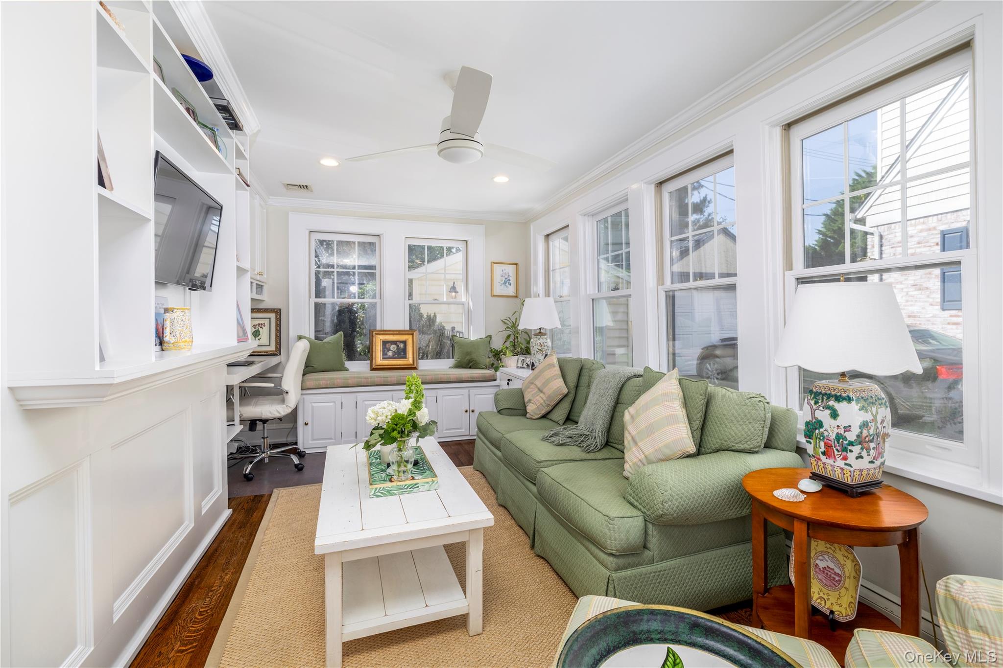 18 Midwood Road, Rockville Centre, NY 11570