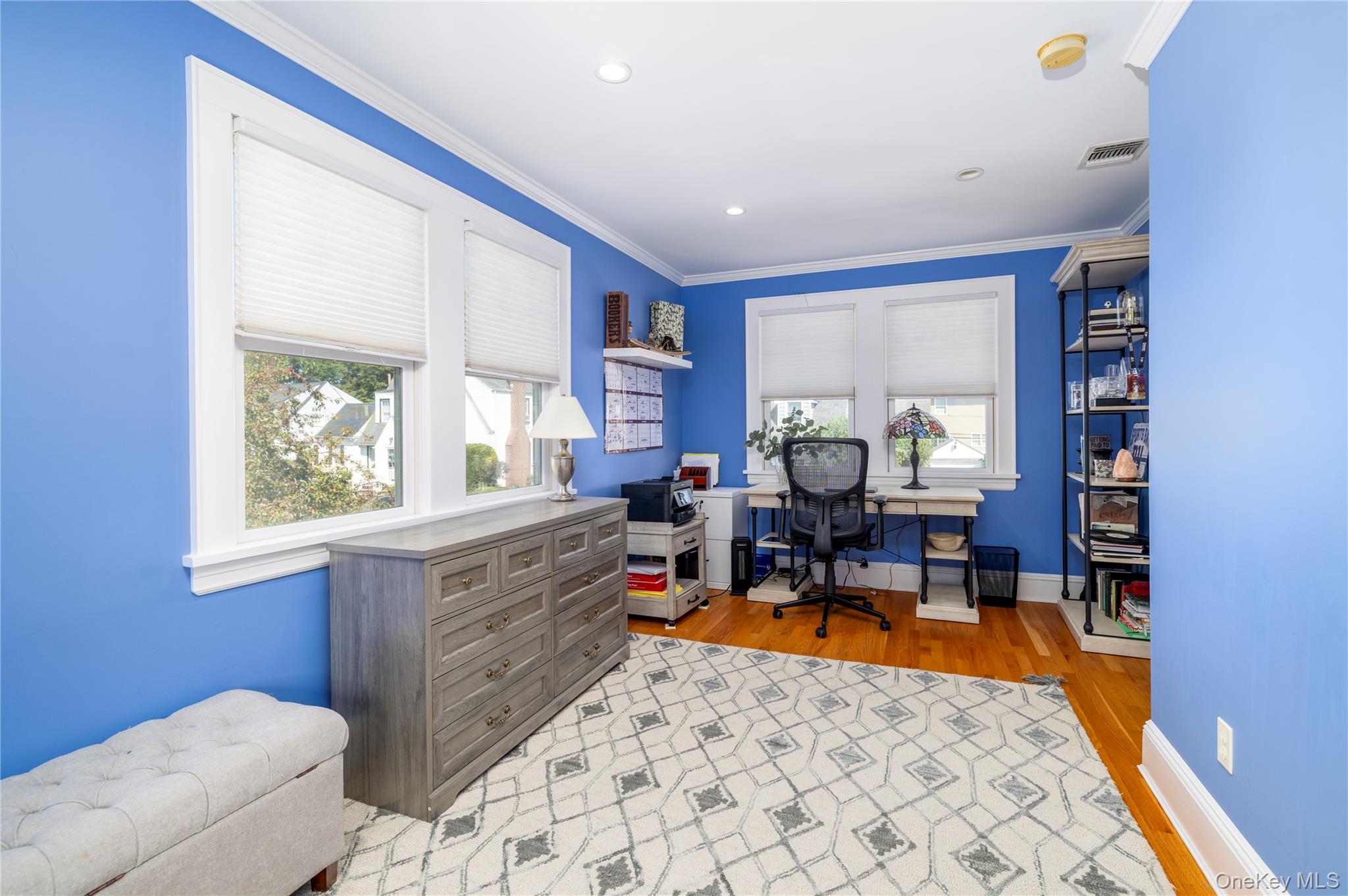 18 Midwood Road, Rockville Centre, NY 11570