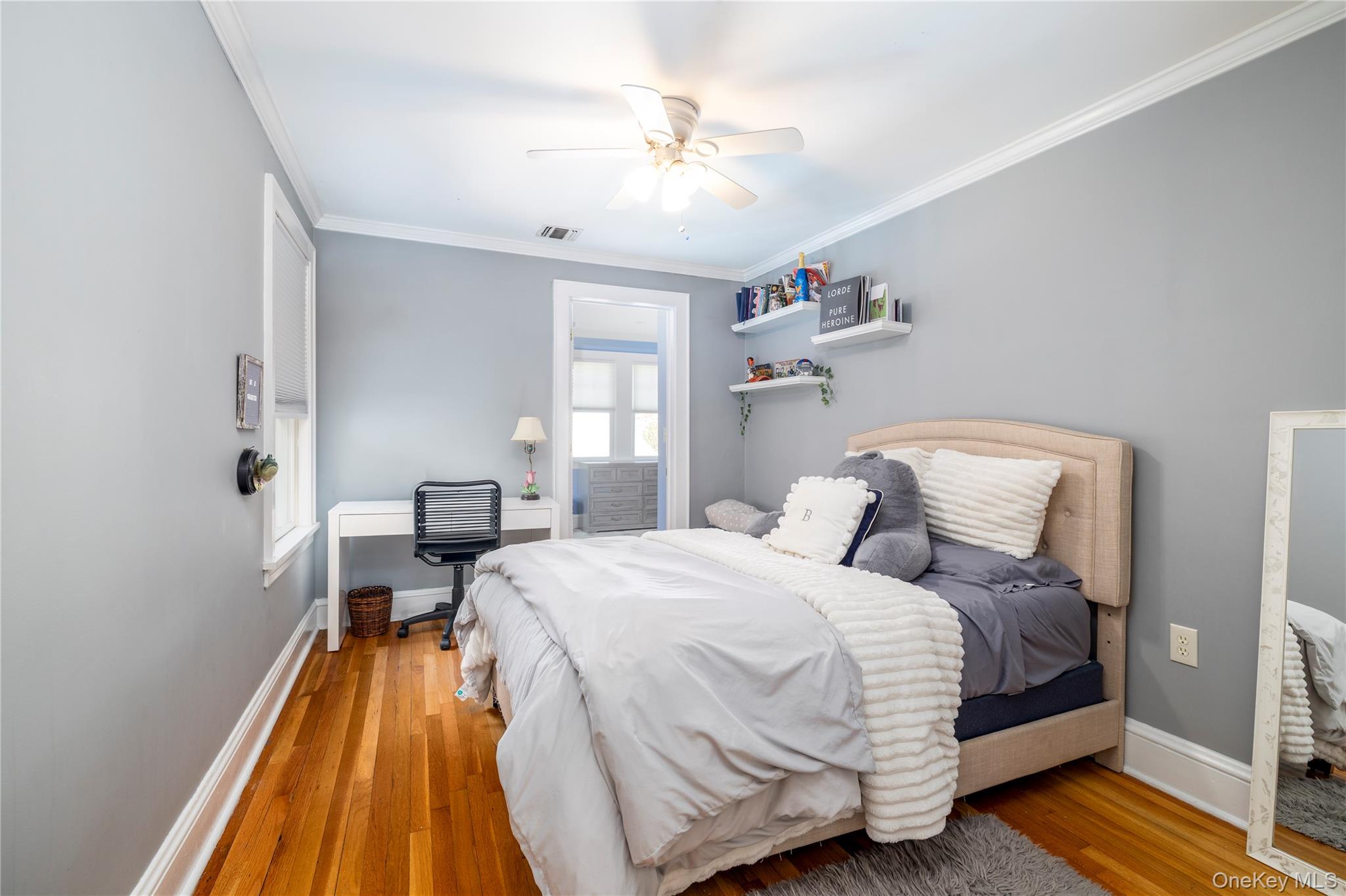 18 Midwood Road, Rockville Centre, NY 11570