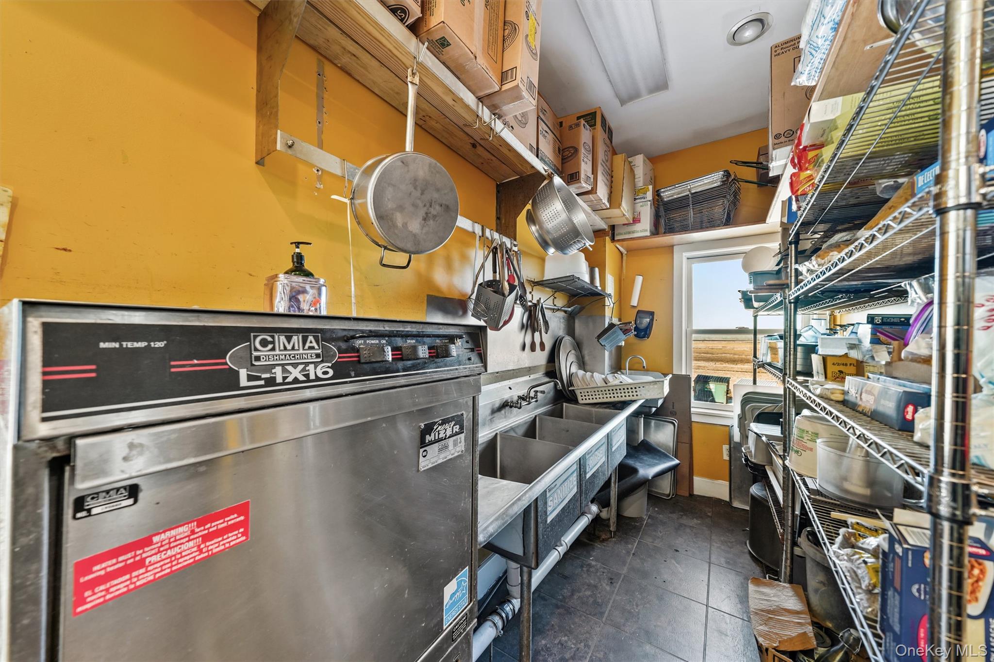 692 County 1 Route, Pine Island, NY 10969