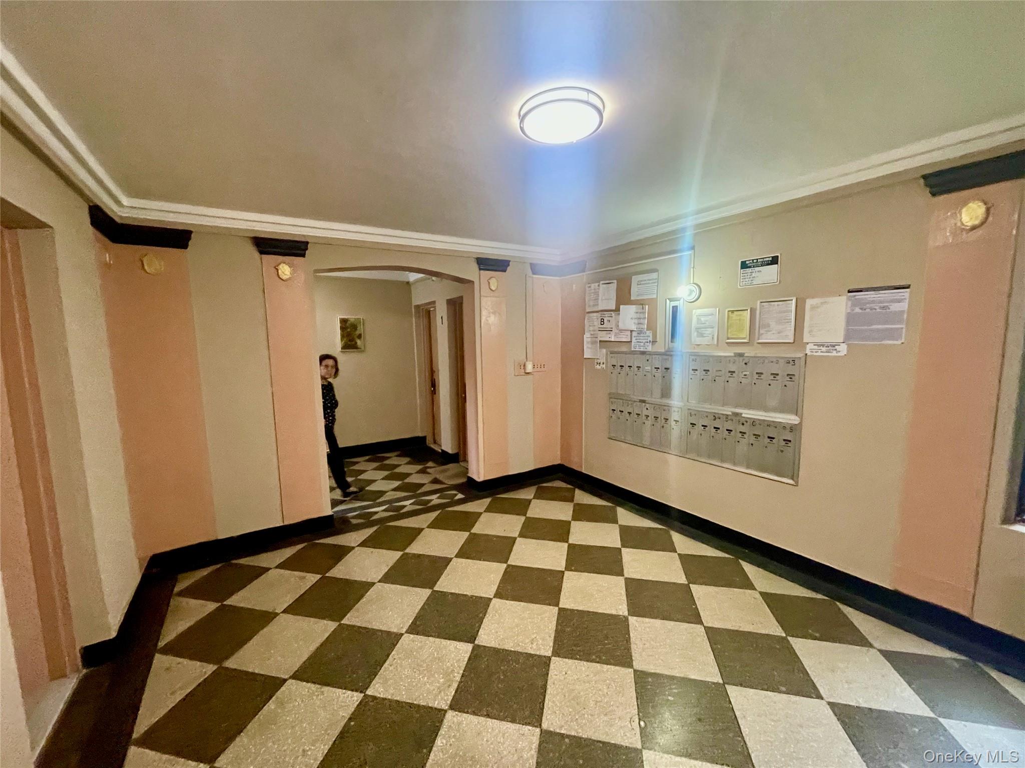 6264 Saunders Street # 1A, Rego Park, NY 11374