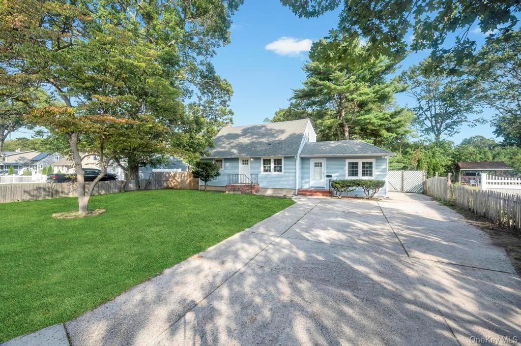 815 Udall Road, West Islip, NY 11795