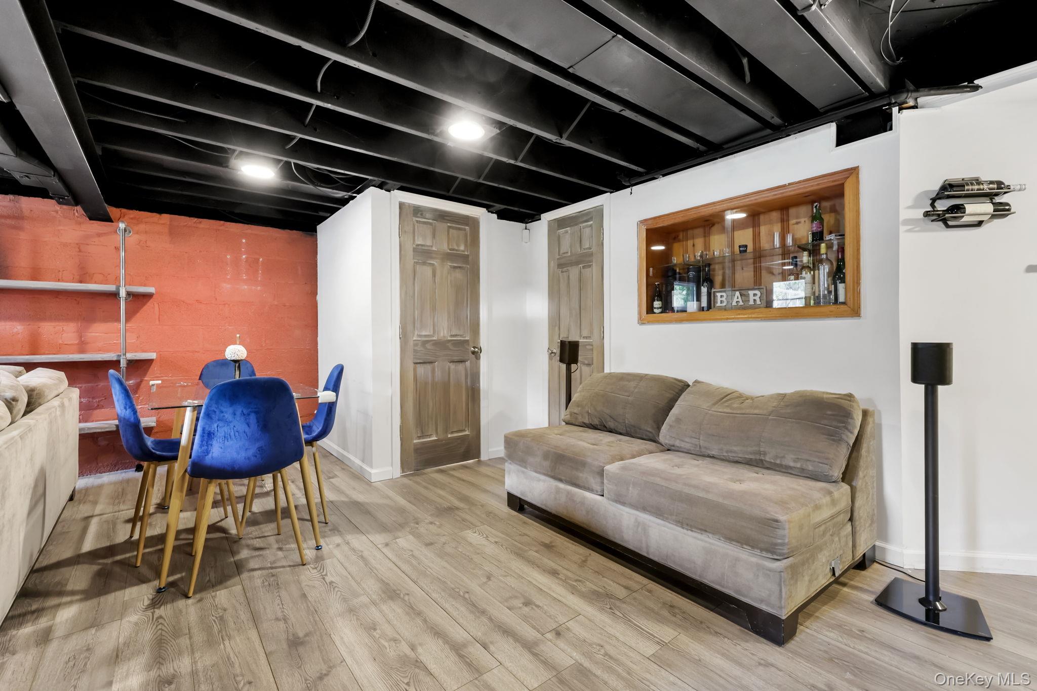 24 Tintern Lane, Scarsdale, NY 10583