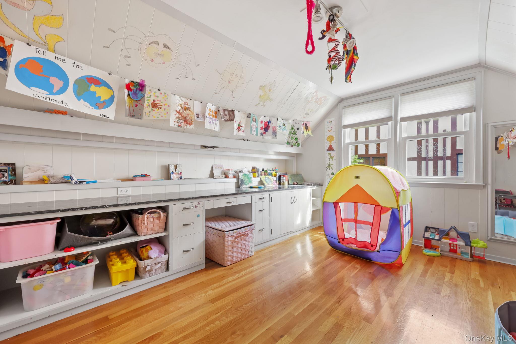 24 Tintern Lane, Scarsdale, NY 10583