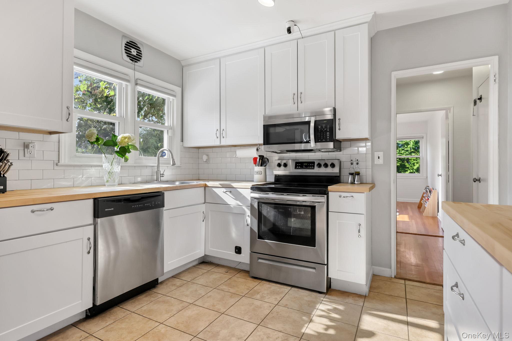 24 Tintern Lane, Scarsdale, NY 10583