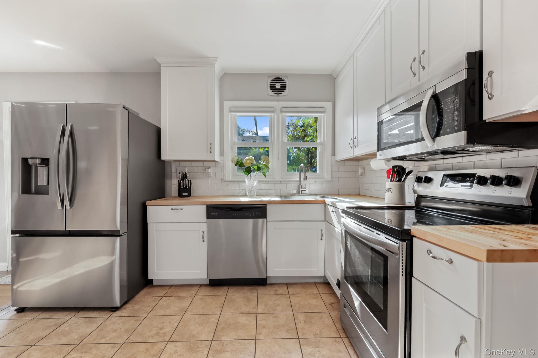 24 Tintern Lane, Scarsdale, NY 10583