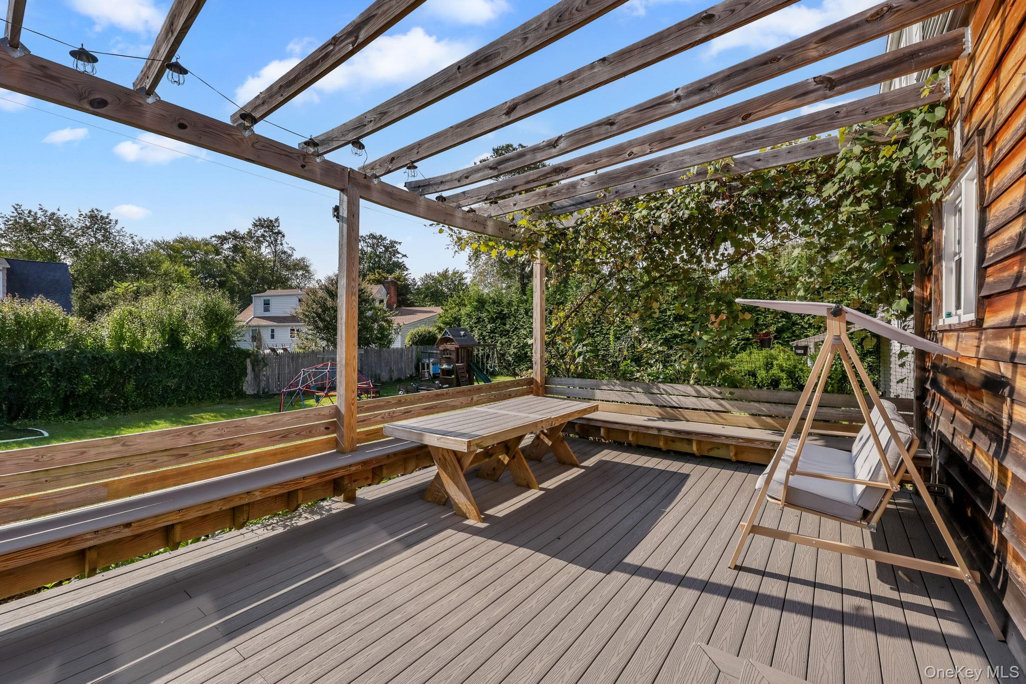 24 Tintern Lane, Scarsdale, NY 10583