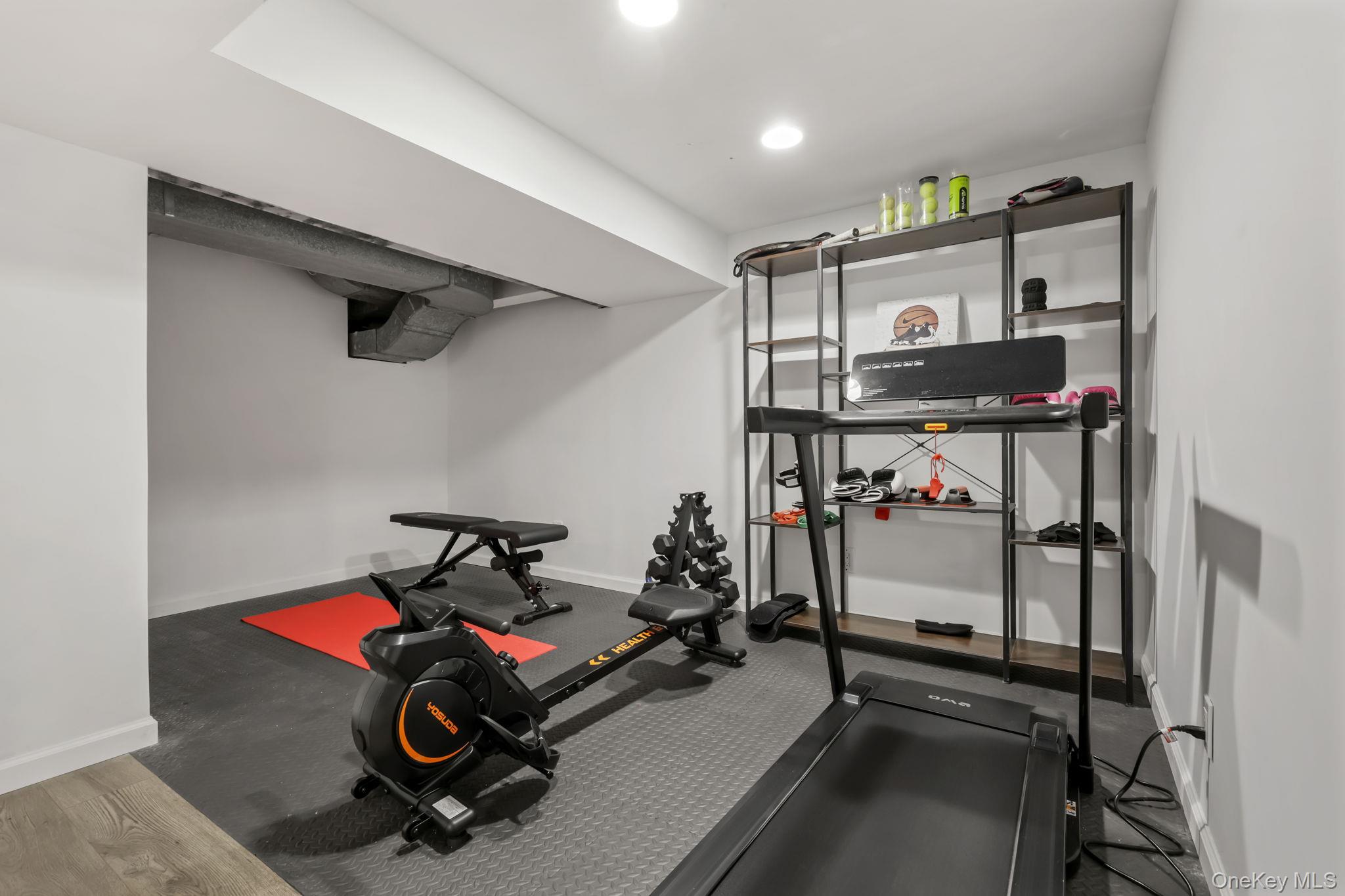 24 Tintern Lane, Scarsdale, NY 10583