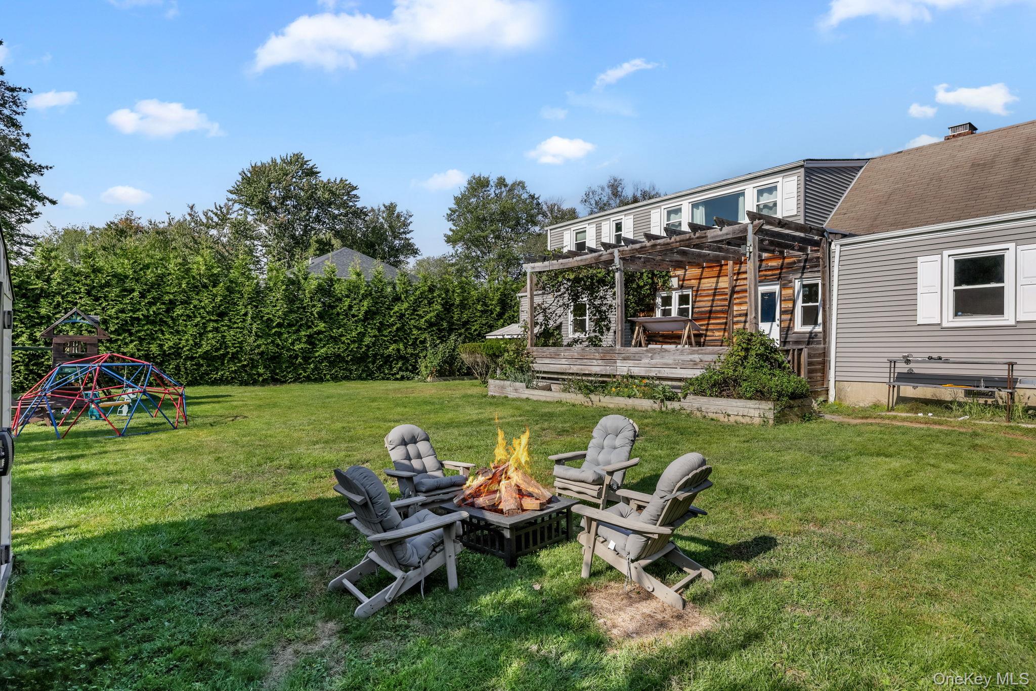 24 Tintern Lane, Scarsdale, NY 10583