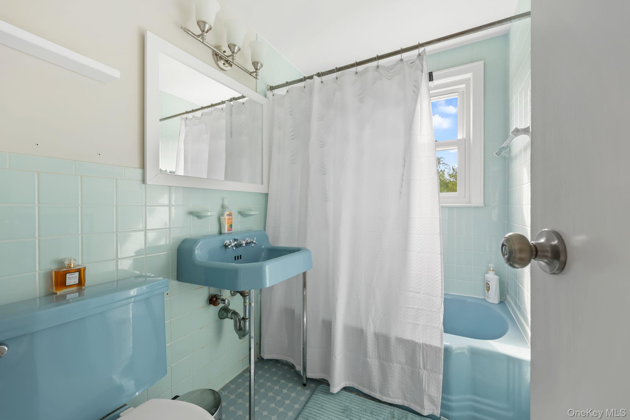 24 Tintern Lane, Scarsdale, NY 10583