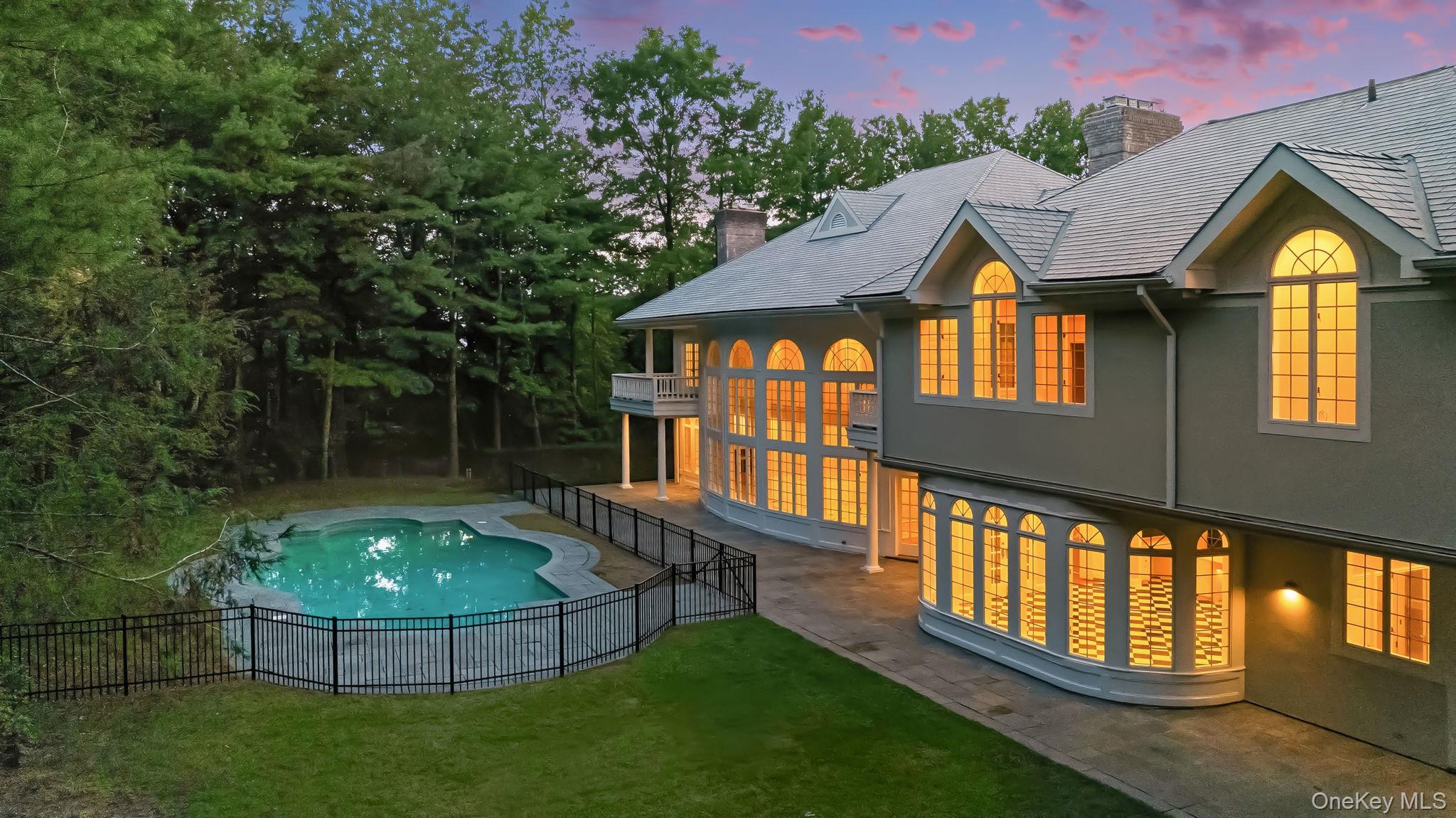 10 Cooper Road, Scarsdale, NY 10583