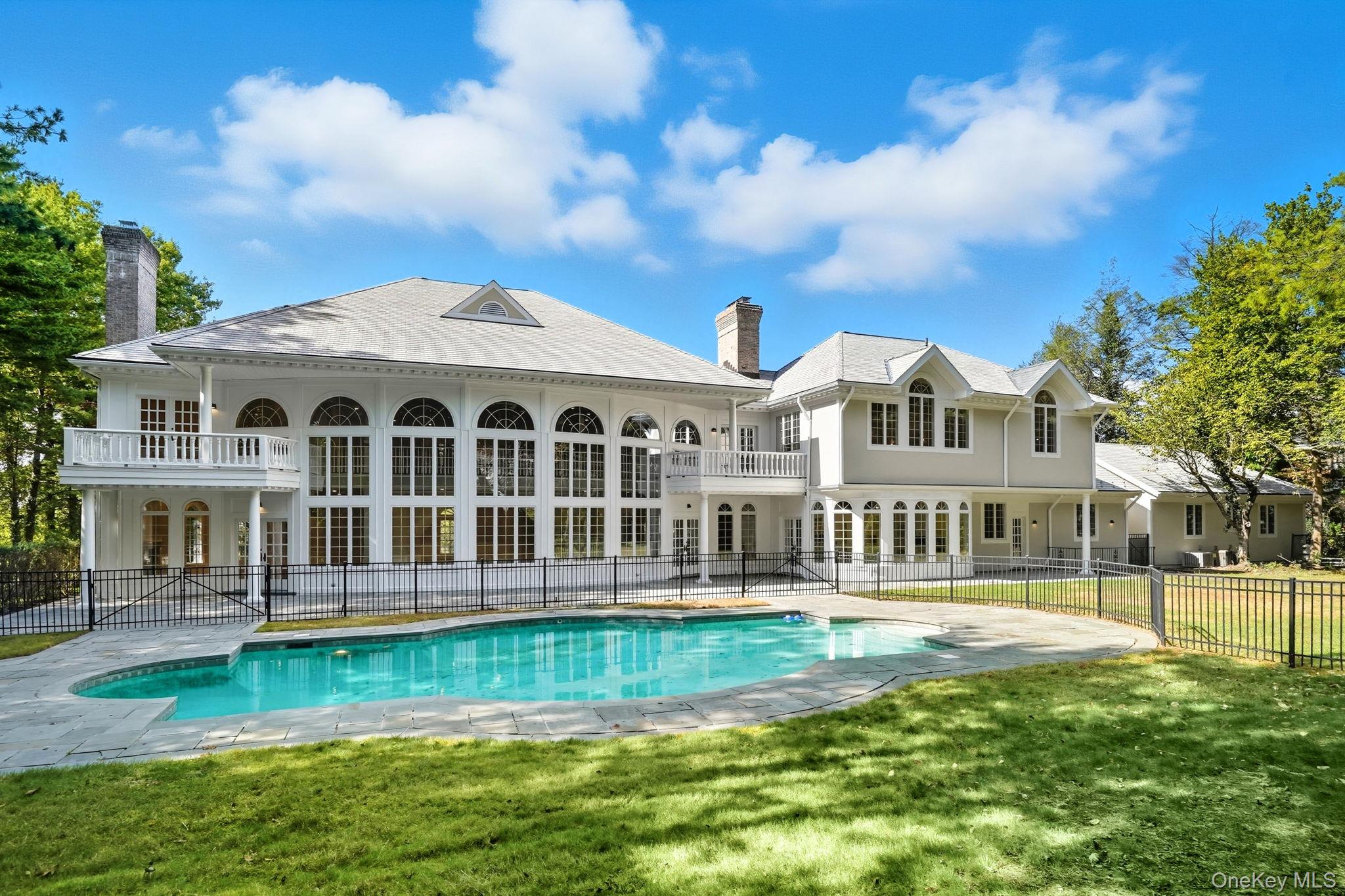 10 Cooper Road, Scarsdale, NY 10583