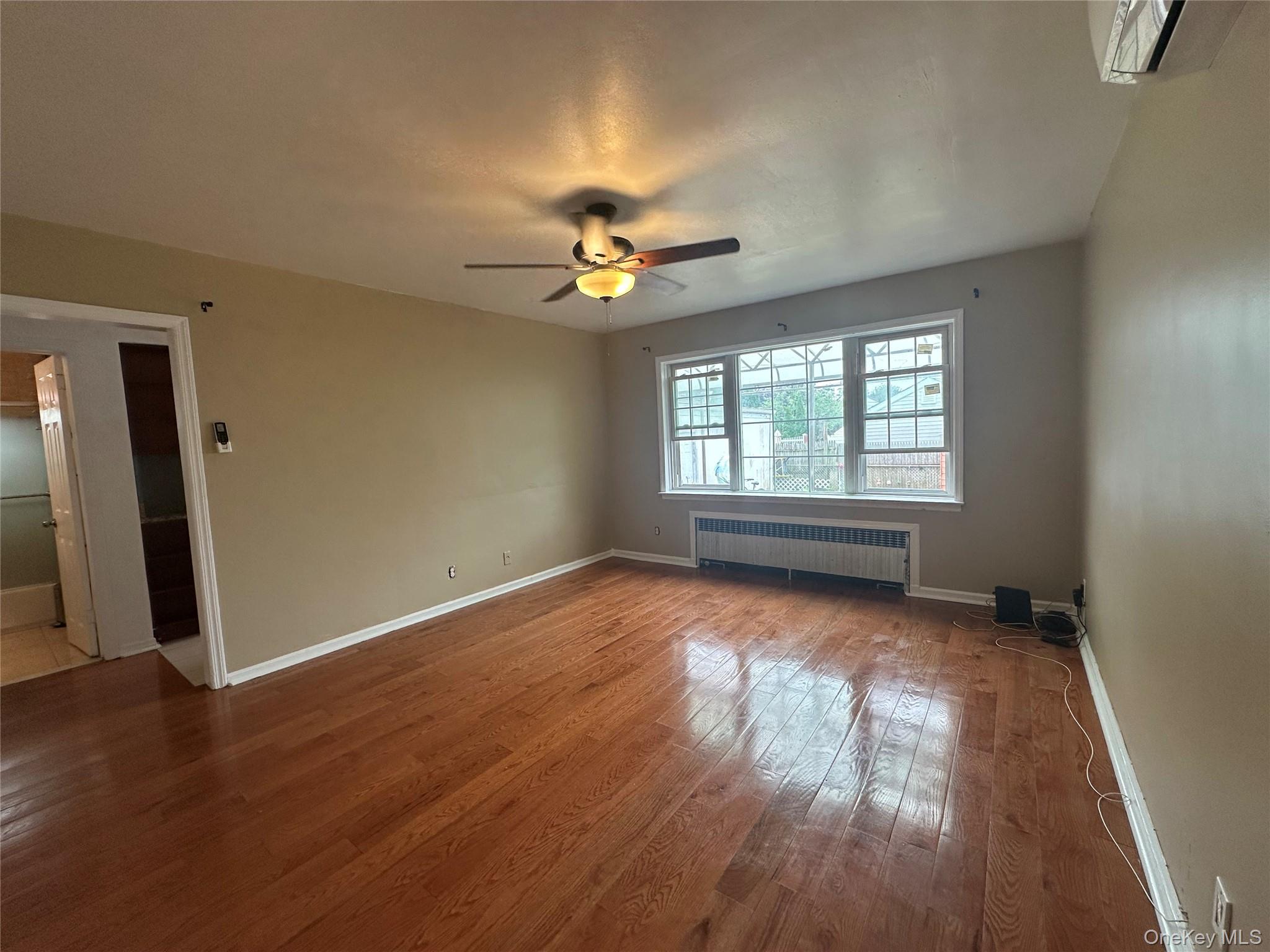 542 EAST MEADOW AVE, East Meadow, NY 11554