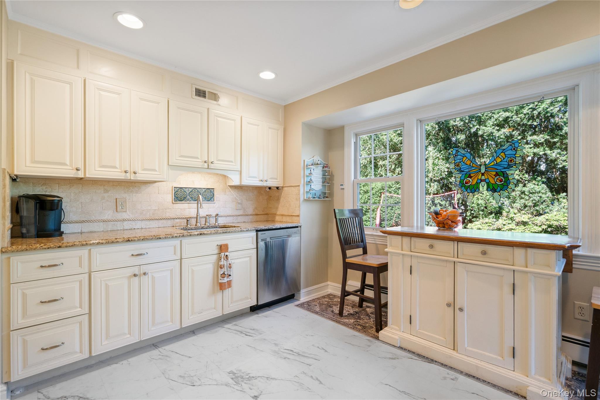 49 Rolling rd, Miller Place, NY 11764