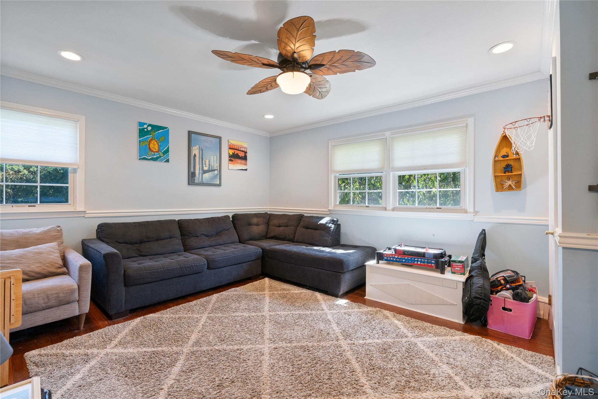 49 Rolling rd, Miller Place, NY 11764