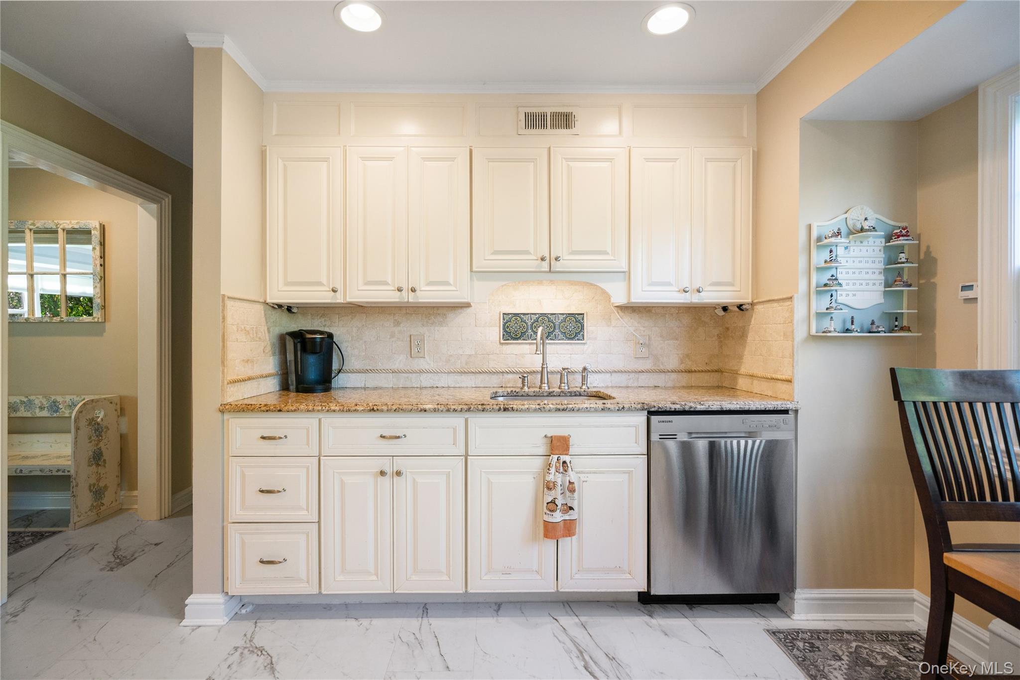 49 Rolling rd, Miller Place, NY 11764