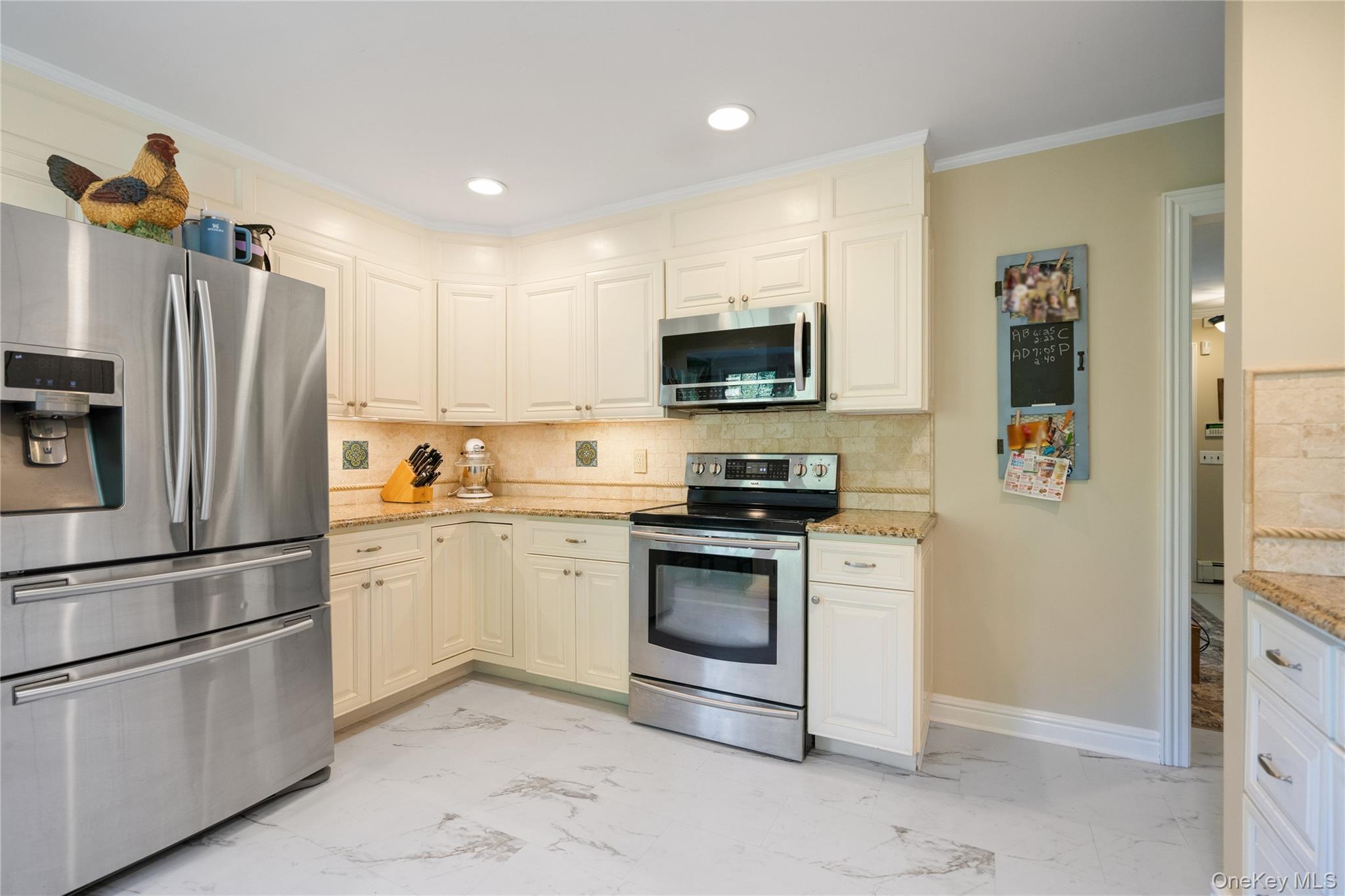 49 Rolling rd, Miller Place, NY 11764