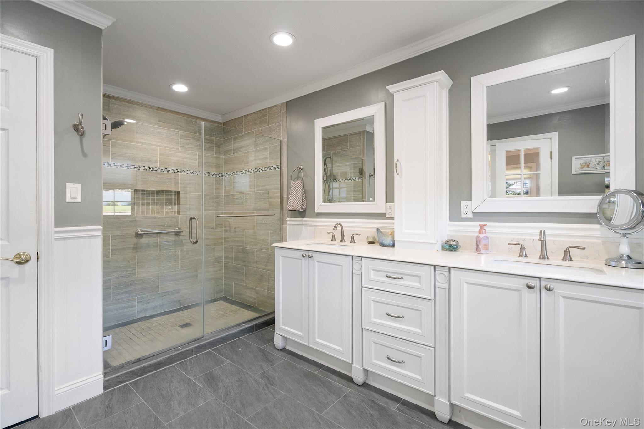 49 Rolling rd, Miller Place, NY 11764