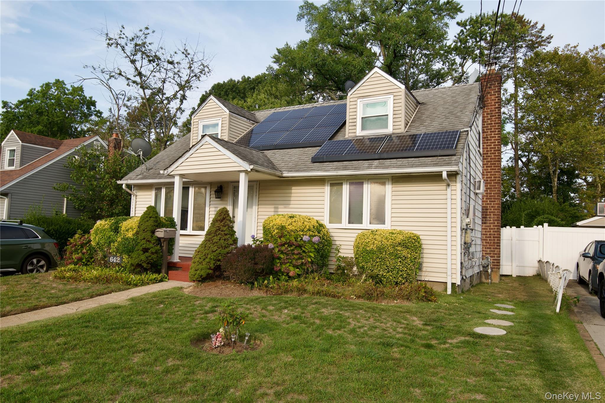 642 Dorothea Lane, Elmont, NY 11003